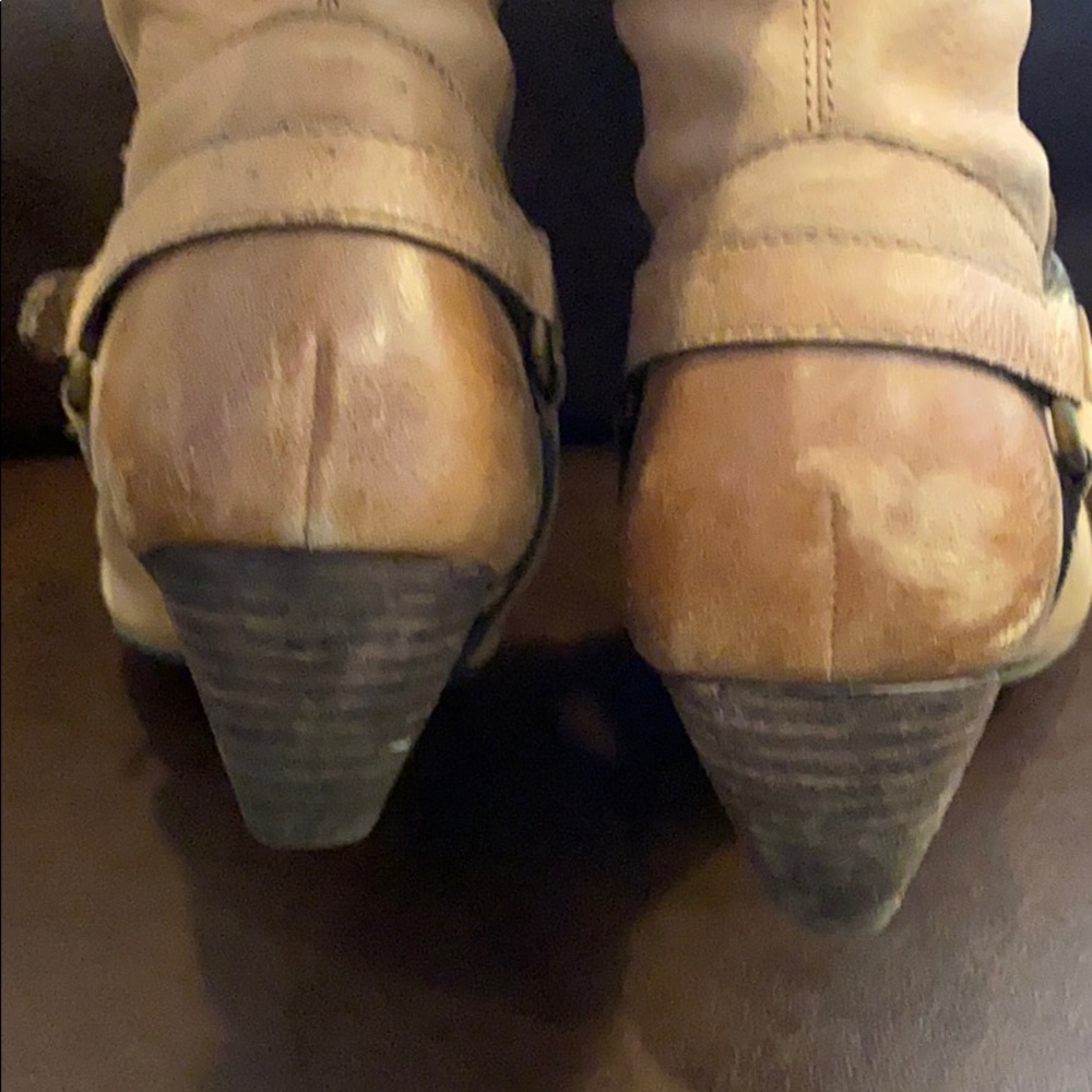 Boots - Picture 5 of 10